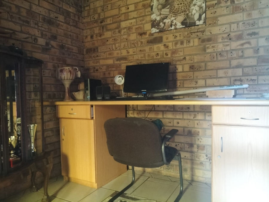 4 Bedroom Property for Sale in Vaal Park North West